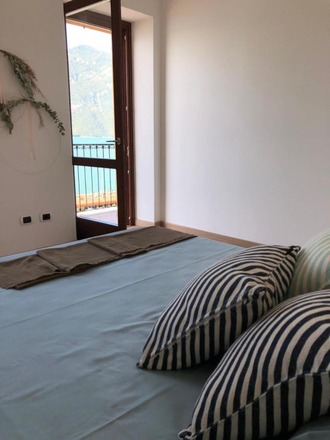 Al Porticciolo - Casa Vacanze มาโรเน ภายนอก รูปภาพ