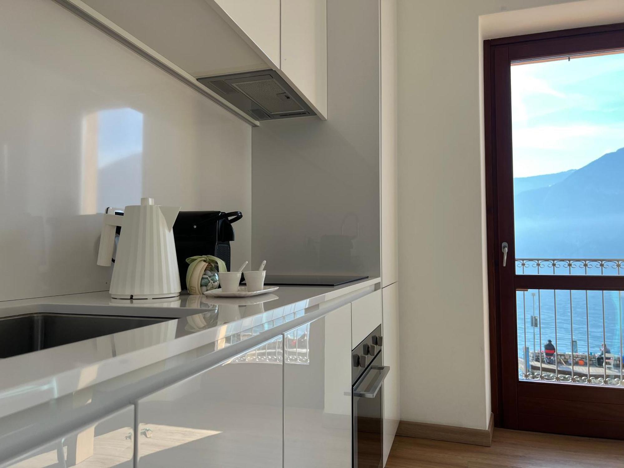 Al Porticciolo - Casa Vacanze มาโรเน ภายนอก รูปภาพ
